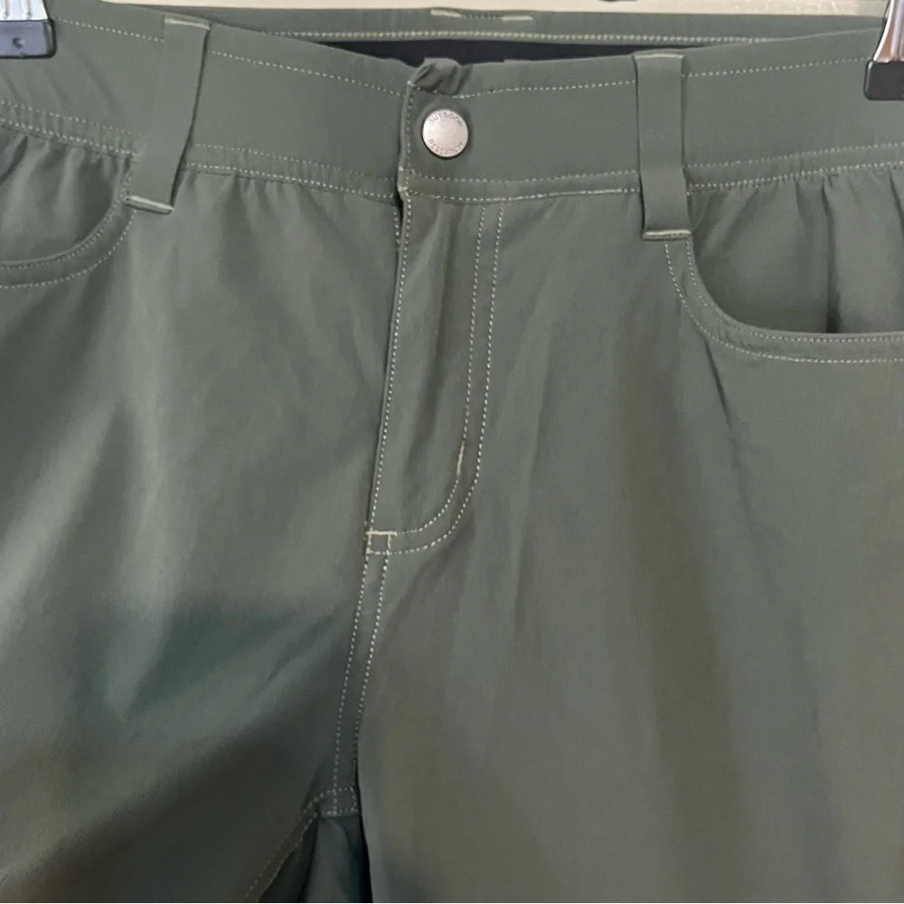 Outdoor  Research Women’s Hiking Camping  Green Shorts Nylon Size 2